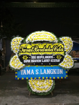 Papan Bunga Duka di Bane