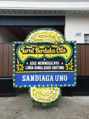 Papan Bunga Duka di Bane