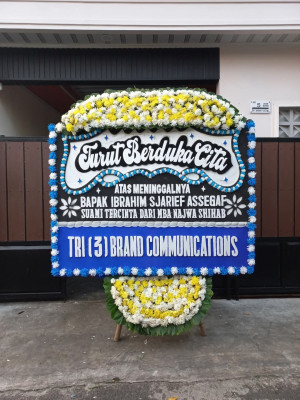 Papan Bunga Duka di Bane